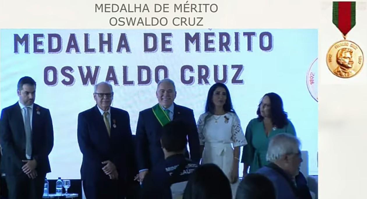 Bolsonaro Homenageia Personalidades Da Vida P Blica Entrega De