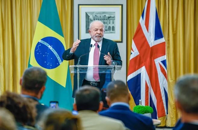 Bota bilhões e faz o L Em Londres Lula diz que valor anunciado pelo