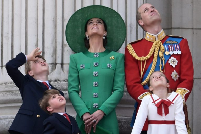 Filhos De Pr Ncipe William E Kate Roubam A Cena Na Festa Do Rei Charles Iii