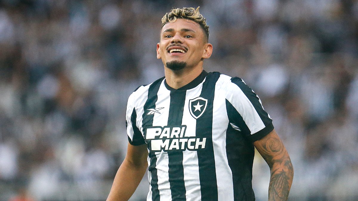 Tiquinho Soares Vai Permanecer No Botafogo Em A Trombeta