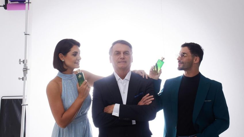 Bolsonaro E Michelle Fazem Fotos Para Perfume Do Ex Presidente A Trombeta