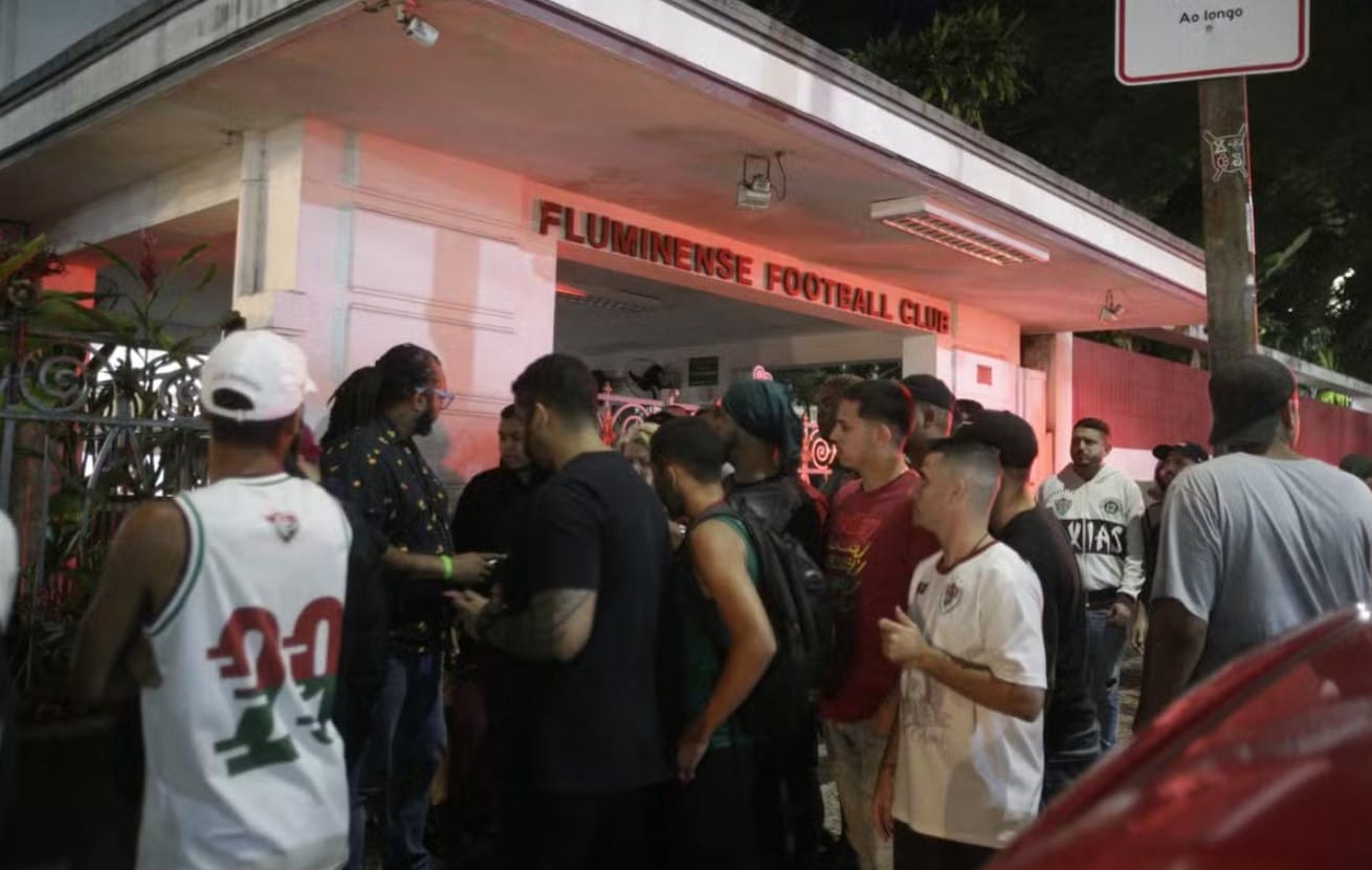 Protesto Sede Do Fluminense Invadida Por Torcedores Em Meio Crise