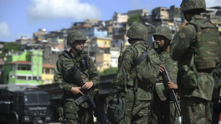 Exército Já Começou A Pintar O Meio Fio Nas Fronteiras E Prepara A