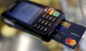Homem vai receber indenização de banco que reduziu seu limite do cartão de crédito sem avisar