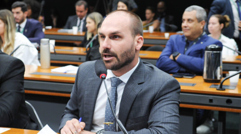 Lei Promulgada Por Tarcísio Livra Eduardo Bolsonaro De Multas A Trombeta 7031