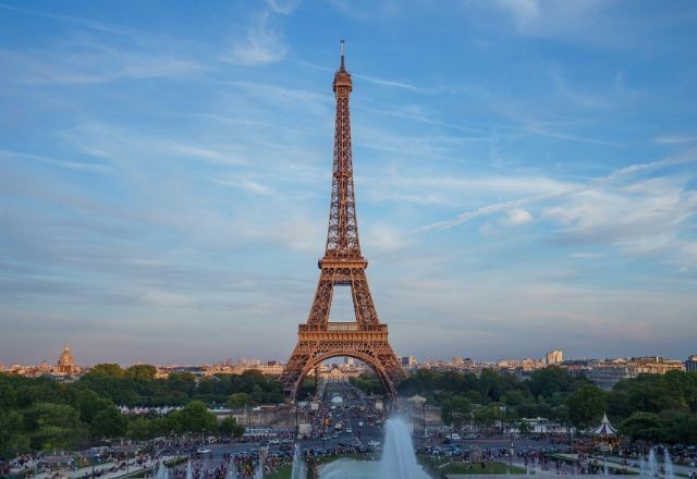 Trabalhadores encerram greve e Torre Eiffel reabre neste domingo