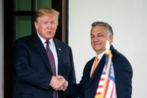 Trump expressa disposição para fortalecer aliança conservadora com Viktor Orbán