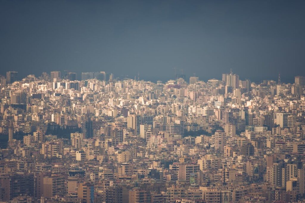 Pela primeira vez, Israel bombardeia centro de Beirute e intensifica ataques contra Hezbollah 1