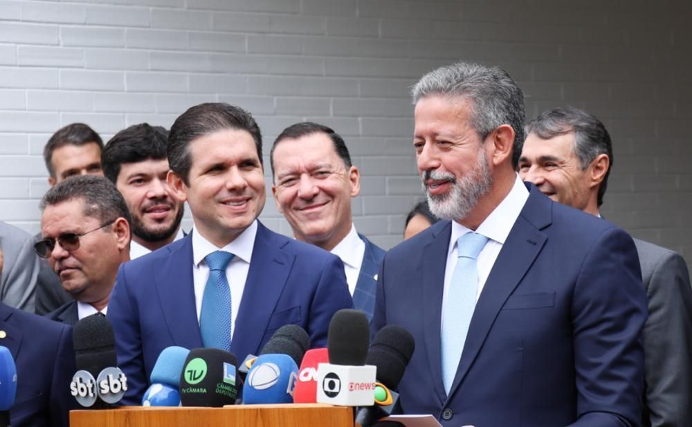 Os deputados Hugo Motta (à esquerda) e Arthur Lira