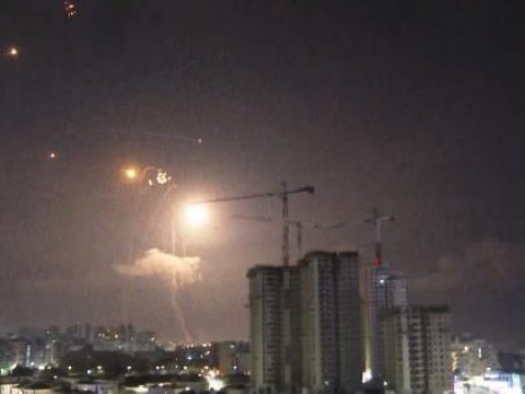 2024-04-19-domo-de-ferro-de-israel-intercepta-foguetes-disparados-de-gaza-662258c8a1b.jpeg