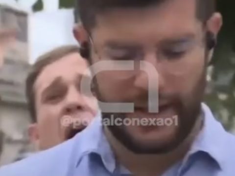 VÍDEO: Homem interrompe reportagem ao vivo para dizer que a Globo ‘é uma merda’; veja 1