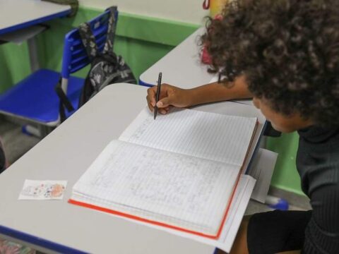 36c0f338-escola-crianca-estudo-estudante-livro-aluno-colegio-fundamental-foto-ag-brasilia.jpeg