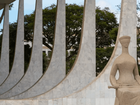 Detalhe-da-escultura-A-Justica-de-1961-localizada-em-frente-ao-predio-do-STF-em-Brasilia-Foto-Fabio-Rodrigues-Pozzebom_Agencia-Brasil_resized.png