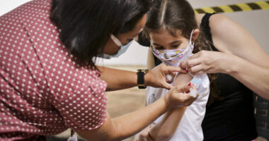 criancas-de-6-meses-e-de-ate-4-anos-podem-receber-vacina-do-sarampo-29042022144507319-1000x600.jpeg