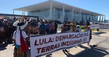 indigenas-protestam-contra-lula-1000x600.jpg